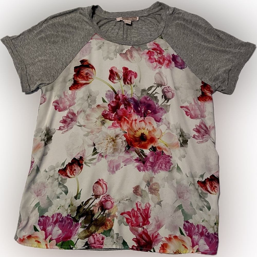 Floral Short Sleeve Top - Size Small